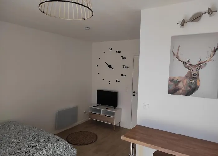 Апартаменты So Stud Корбей-Эссон