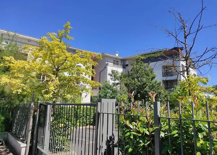 Апартаменты So Stud *